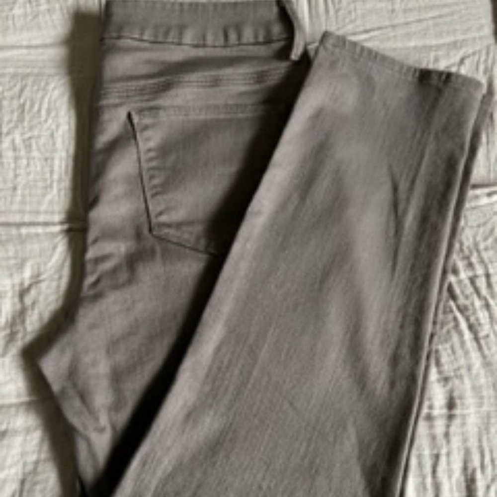 Chico's Perfect Stretch Girlfriend Slim Leg Ankle Jean